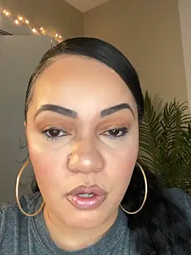 Snapshot of DestineeJayde chatting on 02-01-25, 03:41 DestineeJayde online show from 02-01-25, 03:41