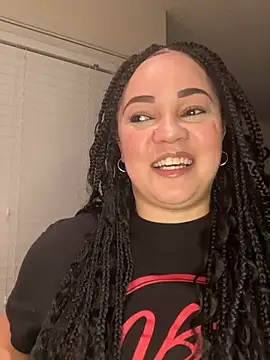 Snapshot of DestineeJayde chatting on 03-21-25, 07:00 DestineeJayde online show from 03-21-25, 07:00