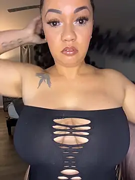 Snapshot of DestineeJayde chatting on 10-15-25, 04:23 DestineeJayde online show from 10-15-25, 04:23