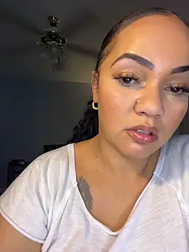 Snapshot of DestineeJayde chatting on 10-24-25, 05:15 DestineeJayde online show from 10-24-25, 05:15