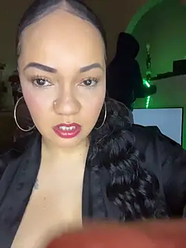 Snapshot of DestineeJayde chatting on 10-27-25, 06:28 DestineeJayde online show from 10-27-25, 06:28