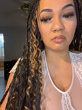 Snapshot of DestineeJayde chatting on 11-02-25, 05:32 DestineeJayde online show from 11-02-25, 05:32