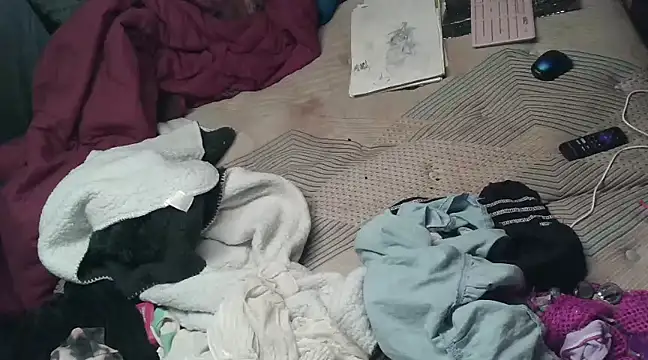 cdressupdiva online show from 12-31-24, 04:04