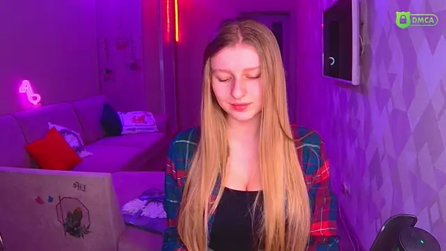 Snapshot of AmaliaQueen chatting on 12-28-24, 02:32 AmaliaQueen online show from 12-28-24, 02:32
