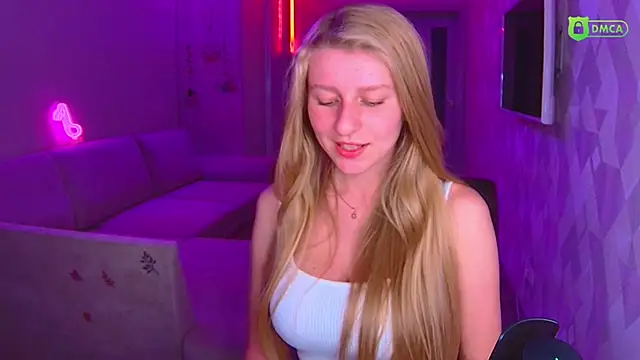 AmaliaQueen online show from 11-08-25, 02:50