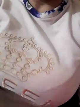 Snapshot of Zanoba-16 chatting on 03-05-25, 03:51 Zanoba-16 online show from 03-05-25, 03:51