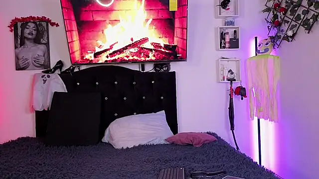 Alaia Asuka online show from 10-19-25, 11:16