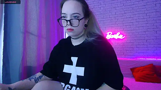 Snapshot of -Stacyy- chatting on 10-25-25, 05:04 -Stacyy- online show from 10-25-25, 05:04