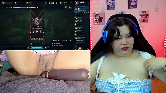 Snapshot of crystal7u7 chatting on 11-18-25, 03:49 crystal7u7 online show from 11-18-25, 03:49