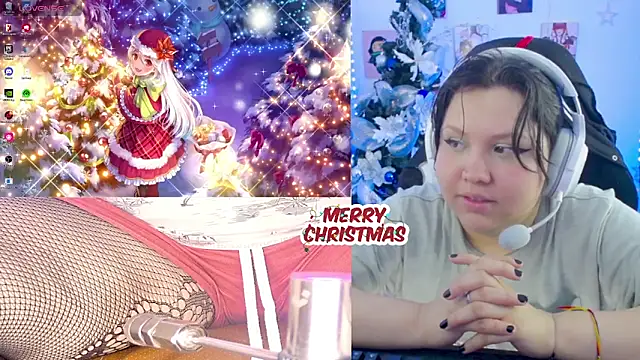 Snapshot of crystal7u7 chatting on 12-15-25, 10:58 crystal7u7 online show from 12-15-25, 10:58