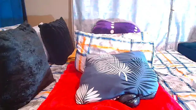 BERNINIBLUSHX89 online show from 10-21-25, 10:32