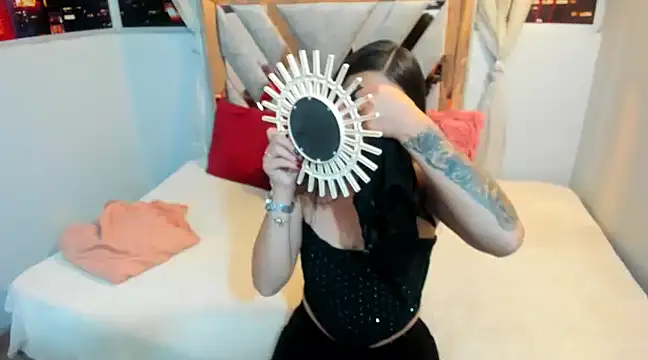 Snapshot of Kendall_Sophy chatting on 03-01-25, 07:59 Kendall Sophy online show from 03-01-25, 07:59