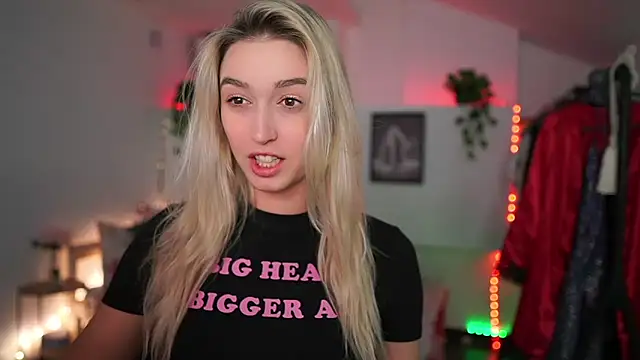 Alexis   Texas online show from 12-10-24, 10:47