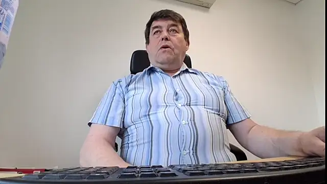 Snapshot of sympatrique chatting on 06-08-26, 08:04 sympatrique online show from 06-08-26, 08:04