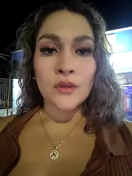 Sara smiiith211 online show from 02-08-26, 12:36