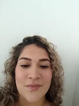 Sara smiiith211 online show from 03-11-26, 03:29