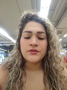 Sara smiiith211 online show from 04-13-26, 05:40