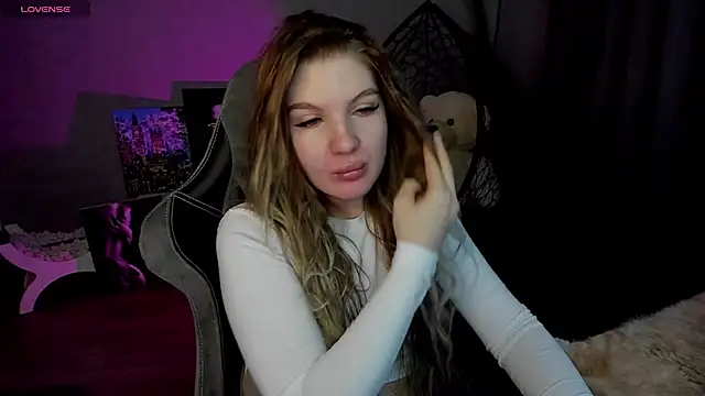 Snapshot of lily_williamss chatting on 01-24-25, 12:31 lily williamss online show from 01-24-25, 12:31