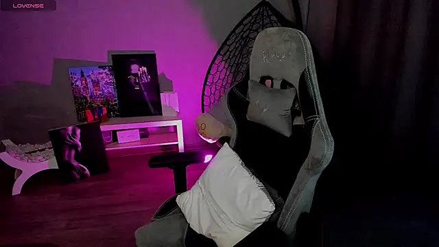 Snapshot of lily_williamss chatting on 01-29-25, 03:01 lily williamss online show from 01-29-25, 03:01