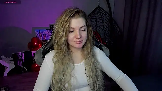 Snapshot of lily_williamss chatting on 02-09-25, 03:22 lily williamss online show from 02-09-25, 03:22