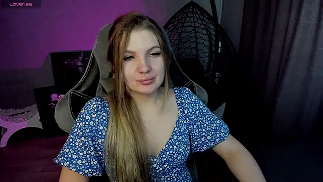 Snapshot of lily_williamss chatting on 03-15-25, 03:29 lily williamss online show from 03-15-25, 03:29