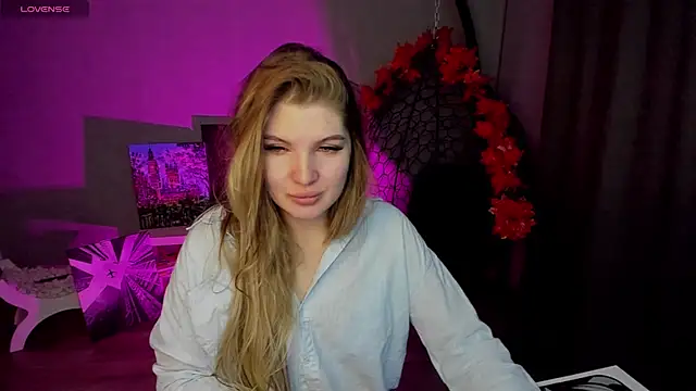 Snapshot of lily_williamss chatting on 09-14-25, 12:10 lily williamss online show from 09-14-25, 12:10