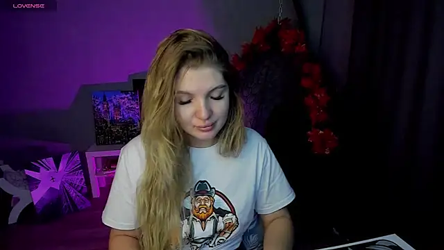 Snapshot of lily_williamss chatting on 09-25-25, 12:36 lily williamss online show from 09-25-25, 12:36