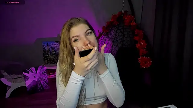 Snapshot of lily_williamss chatting on 09-30-25, 12:04 lily williamss online show from 09-30-25, 12:04