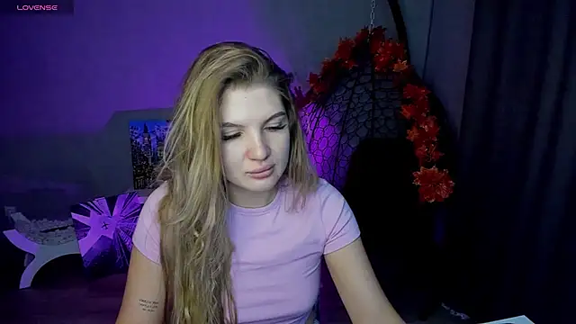 Snapshot of lily_williamss chatting on 10-05-25, 12:09 lily williamss online show from 10-05-25, 12:09