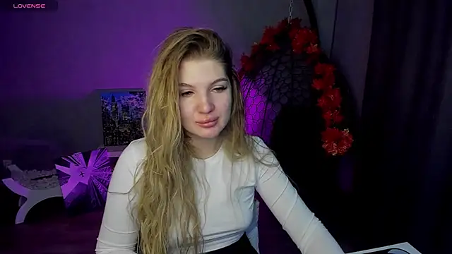 Snapshot of lily_williamss chatting on 10-09-25, 02:09 lily williamss online show from 10-09-25, 02:09