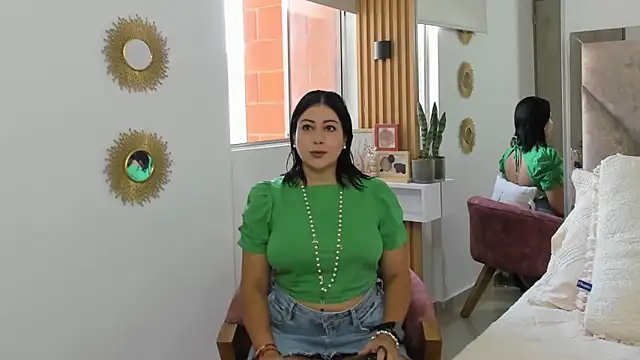 EmilyPeytonn online show from 11-22-25, 01:10