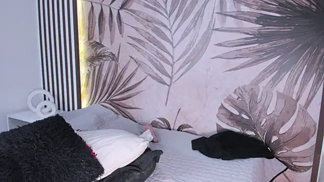 Samaantha-White online show from 02-04-25, 03:04