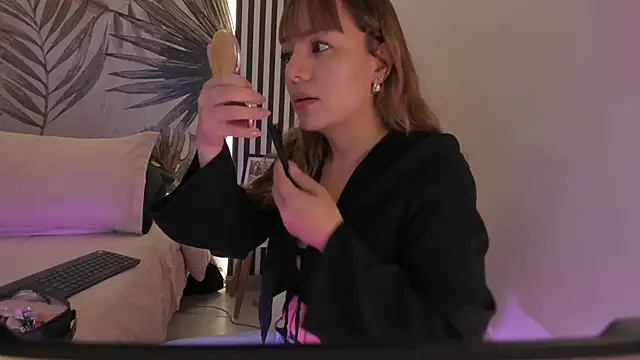 Samaantha-White online show from 03-26-26, 11:38