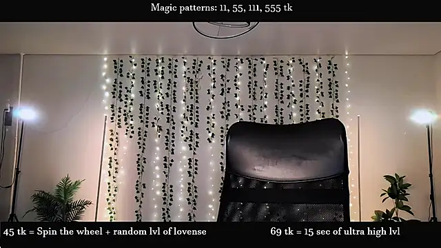 Snapshot of Alicia_x_art chatting on 06-10-26, 06:07 Alicia x art online show from 06-10-26, 06:07