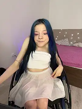 MiniSophiaa online show from 02-11-26, 07:35