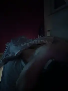 Snapshot of Bennyben8604 chatting on 01-28-25, 04:18 Bennyben8604 online show from 01-28-25, 04:18