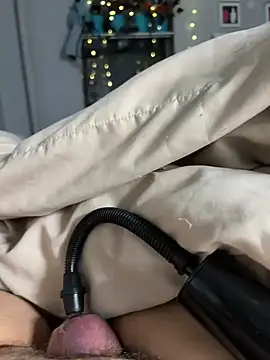 Snapshot of sylviahhh chatting on 03-23-26, 02:04 sylviahhh online show from 03-23-26, 02:04