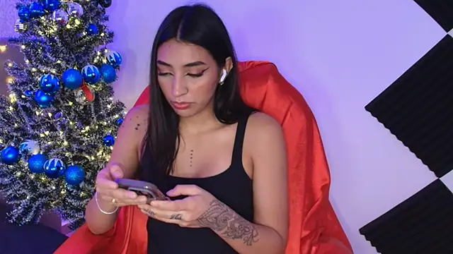 Snapshot of _Aura- chatting on 01-13-26, 03:12 Aura- online show from 01-13-26, 03:12