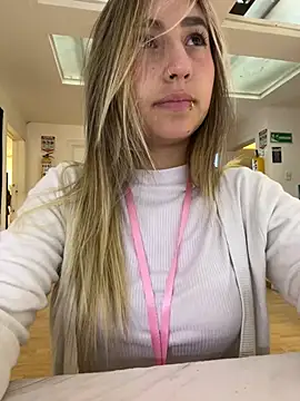 Snapshot of _Emma_Valka chatting on 01-15-25, 12:36 Emma Valka online show from 01-15-25, 12:36