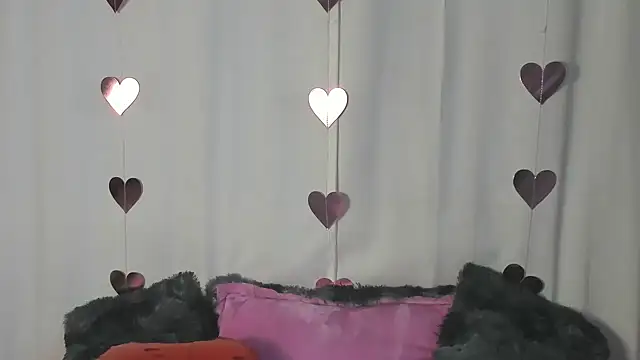 Snapshot of _Emma_Valka chatting on 02-12-25, 01:09 Emma Valka online show from 02-12-25, 01:09