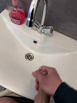 Snapshot of Siggidc2n chatting on 03-12-26, 10:10 Siggidc2n online show from 03-12-26, 10:10