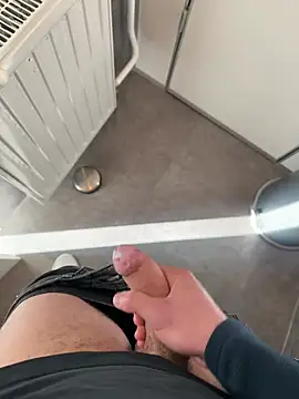 Snapshot of Siggidc2n chatting on 03-19-26, 07:12 Siggidc2n online show from 03-19-26, 07:12