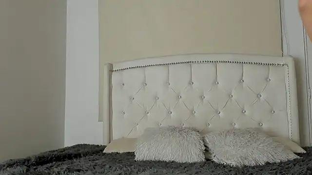 Miiss scarlett1 online show from 03-06-25, 09:42