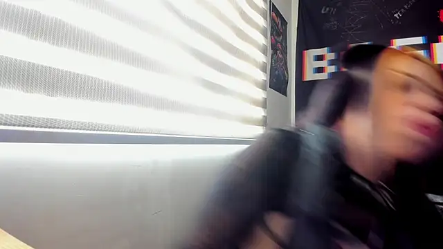 Snapshot of jannaink_ chatting on 02-21-25, 08:27 jannaink  online show from 02-21-25, 08:27