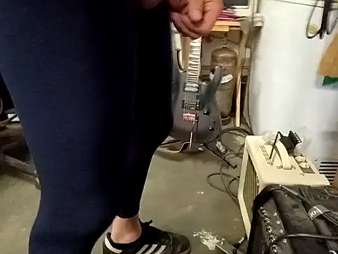 Snapshot of Danialanon chatting on 11-25-25, 04:34 Danialanon online show from 11-25-25, 04:34