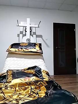 Snapshot of Tinuus chatting on 03-12-25, 06:33 Tinuus online show from 03-12-25, 06:33