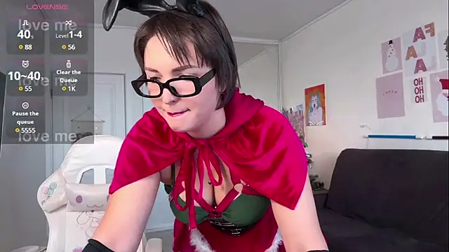 HoneySweetBee online show from 12-31-24, 12:25