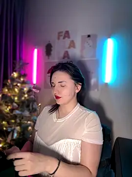 HoneySweetBee online show from 12-19-25, 04:36