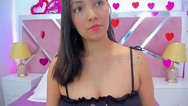 Snapshot of NinnaVous chatting on 03-05-25, 08:00 NinnaVous online show from 03-05-25, 08:00