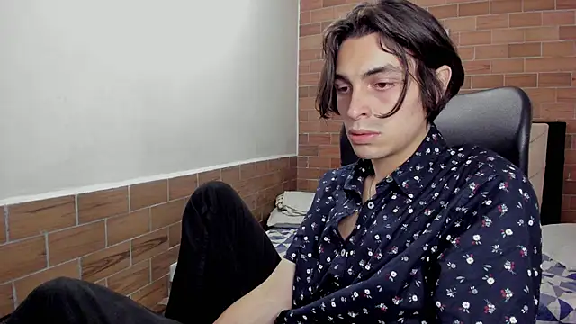 Snapshot of MIKE_HUNTER7 chatting on 01-05-25, 04:25 MIKE HUNTER7 online show from 01-05-25, 04:25